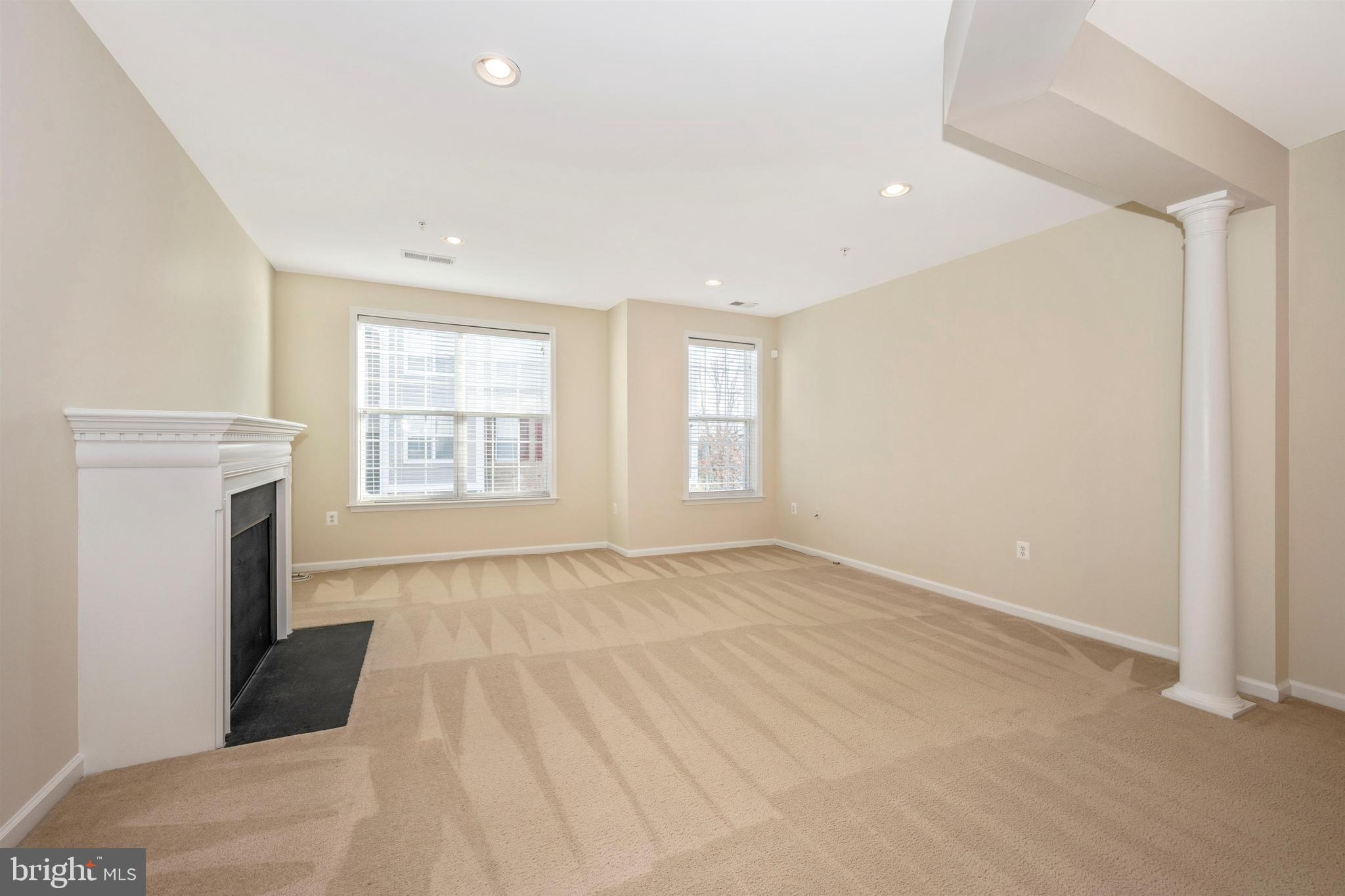 11525 Georgia Avenue Silver Spring, MD 20902 - Photo 12 of 44 LIVING ROOM