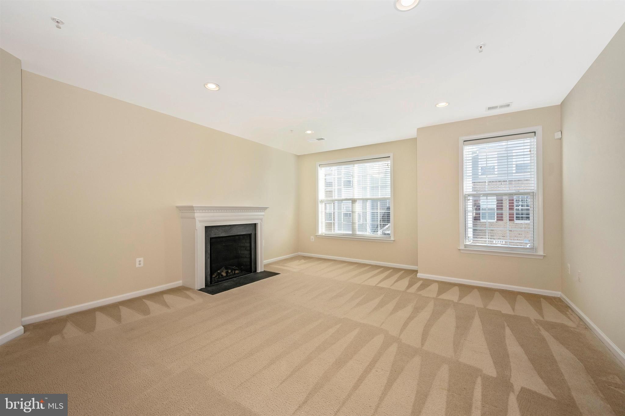 11525 Georgia Avenue Silver Spring, MD 20902 - Photo 13 of 44 LIVING ROOM