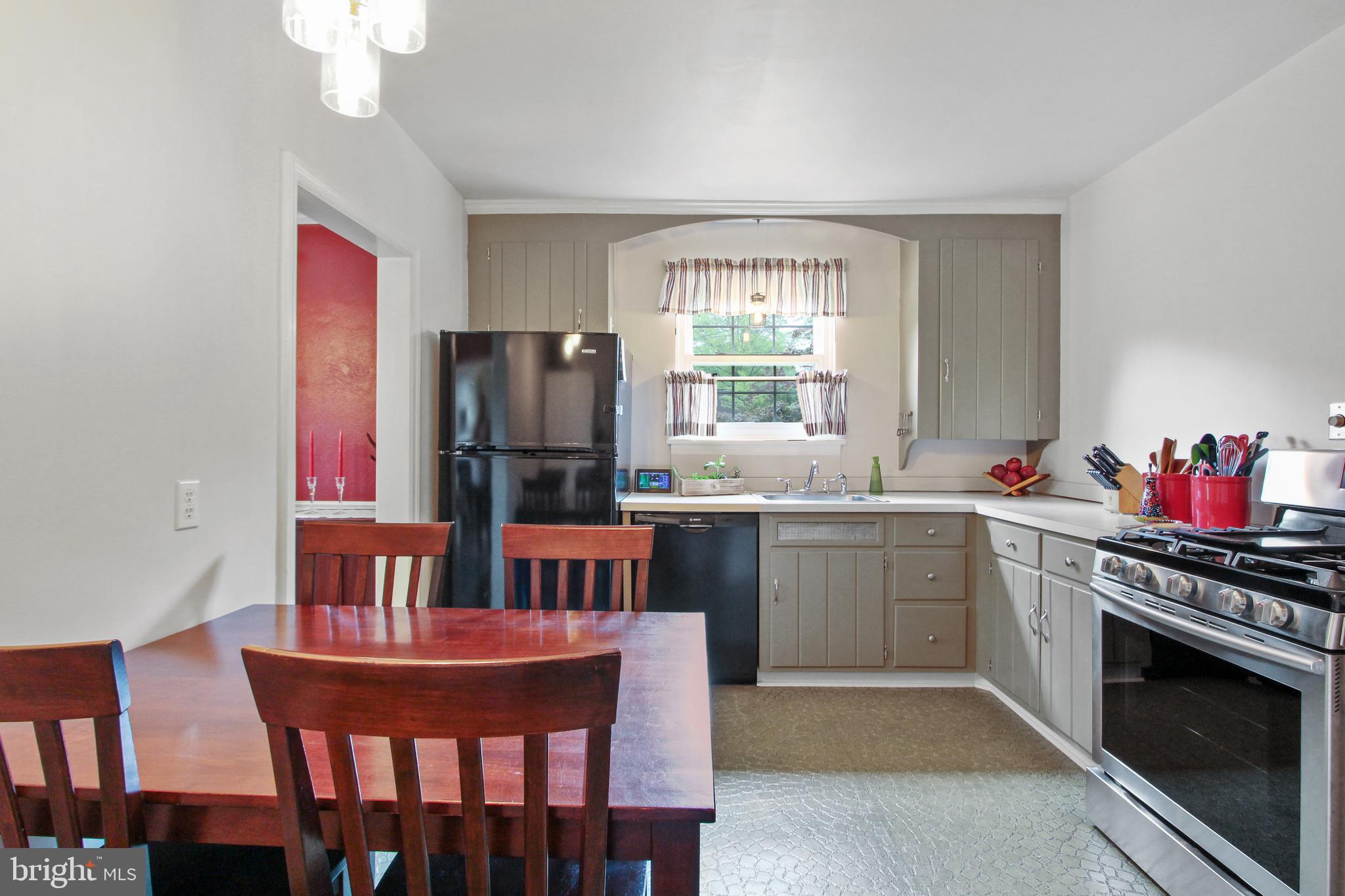 960 Grandview Road York, PA 17403 - Photo 7 of 26 Gallery Image 7