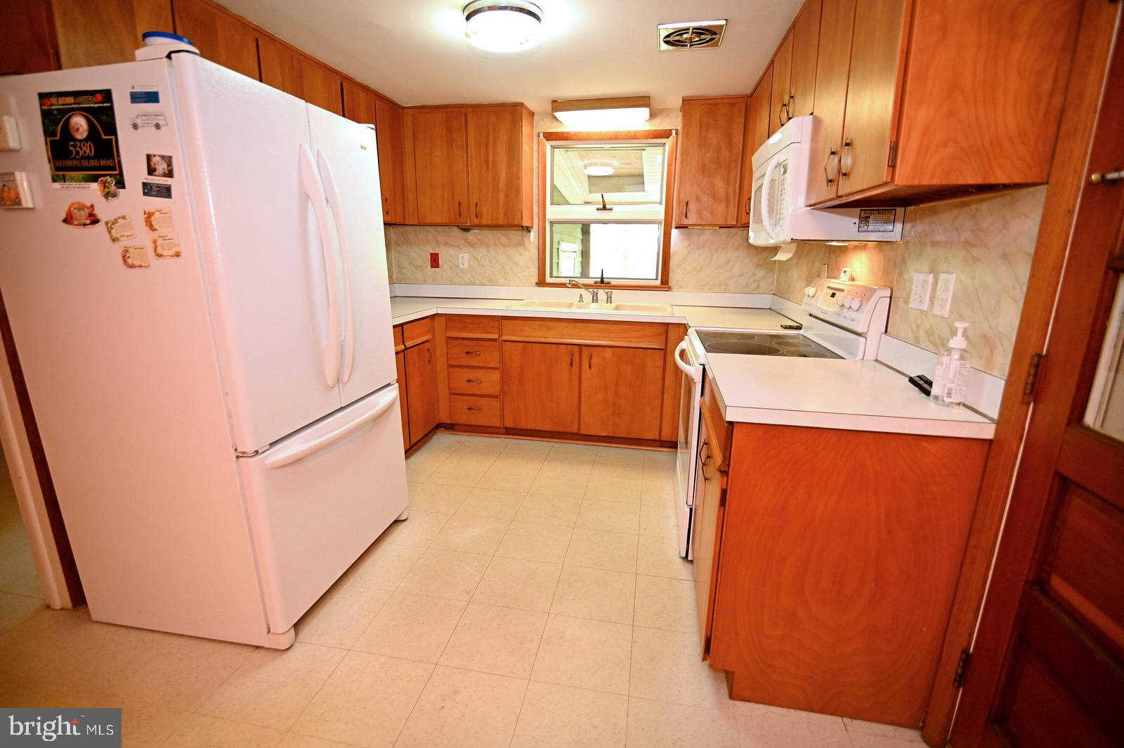 5380 Solomons Island Road Huntingtown, MD 20639 - Photo 2 of 48 KITCHEN