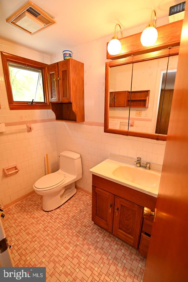 5380 Solomons Island Road Huntingtown, MD 20639 - Photo 21 of 48 MASTER BATH