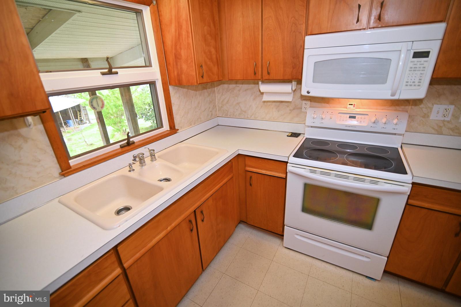 5380 Solomons Island Road Huntingtown, MD 20639 - Photo 6 of 48 KITCHEN