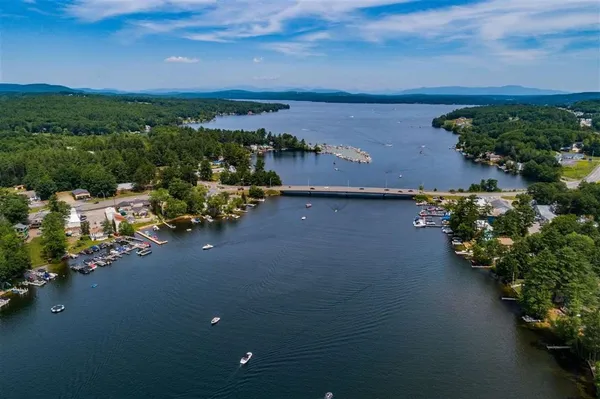 $2,300 | 1011 Laconia Road, Unit 4, Tilton, NH 03276