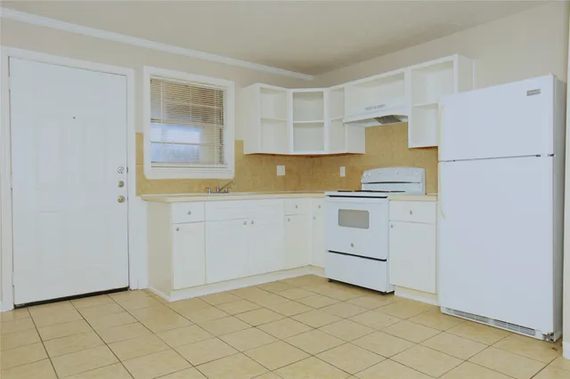 $850 | 123 West 6th Street, Freeport, TX 77541