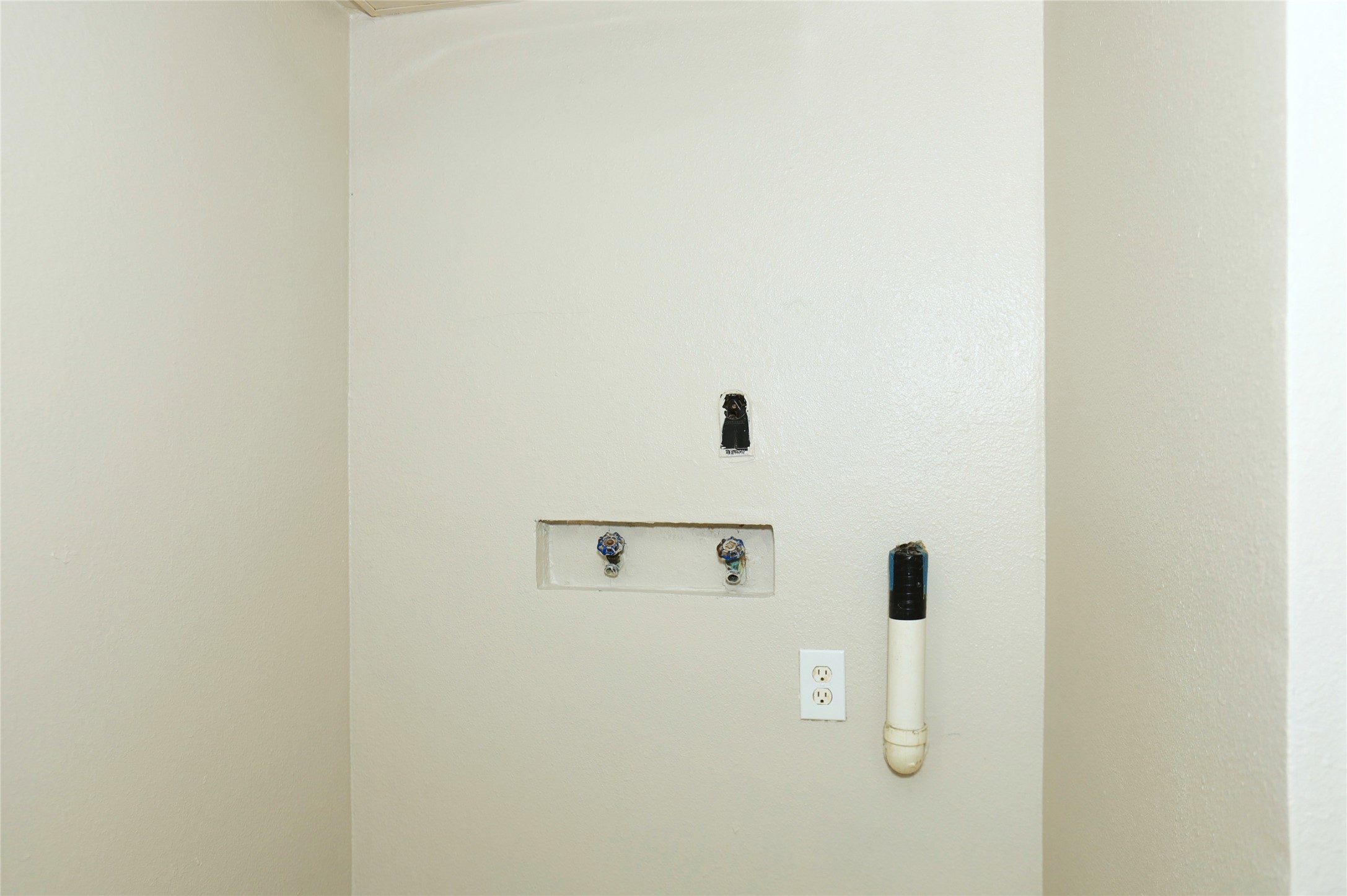 123 West 6th Street Freeport, TX 77541 - Photo 10 of 10 a picture of a bathroom