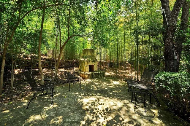 a view of outdoor space