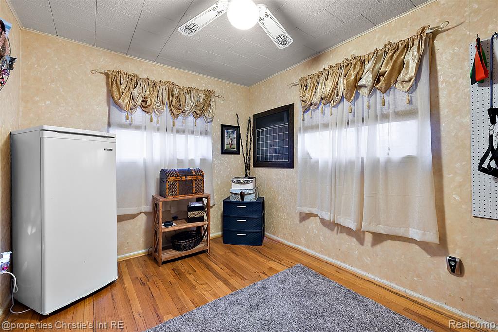 18495 Stephens Eastpointe, MI 48021 - Photo 25 of 32 Gallery Image 25