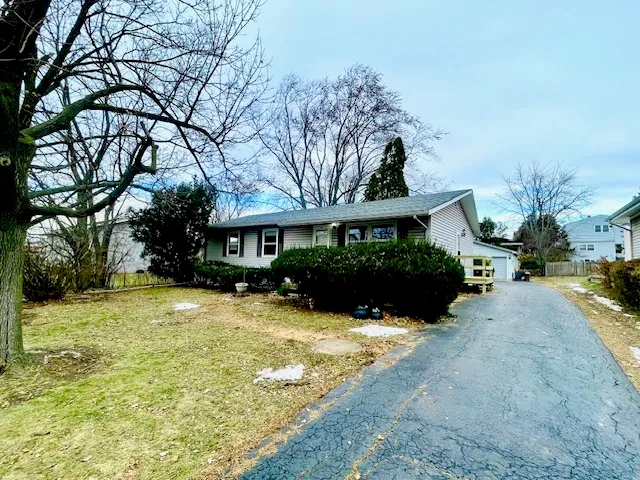 $335,000 | 10 Pine Avenue, Lake Zurich, IL 60047