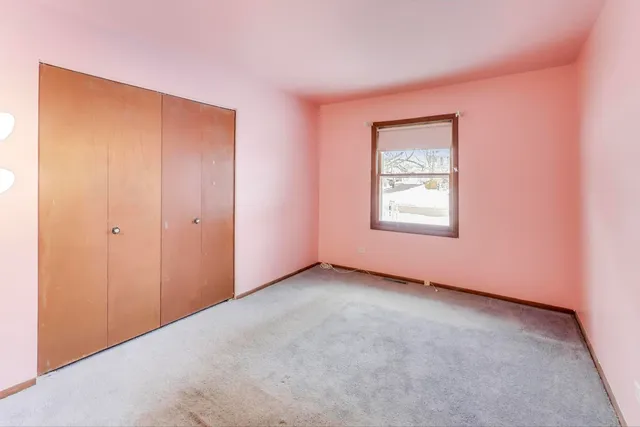 $335,000 | 10 Pine Avenue, Lake Zurich, IL 60047