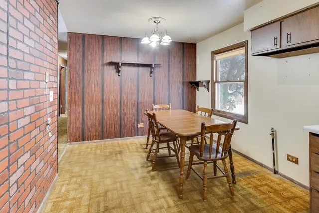 $335,000 | 10 Pine Avenue, Lake Zurich, IL 60047