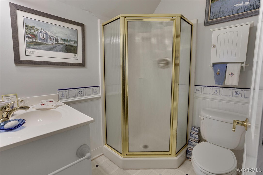 259 Brandon Point Road Locust Hill, VA 23092 - Photo 33 of 48 En Suite full bathroom on the 2nd floor