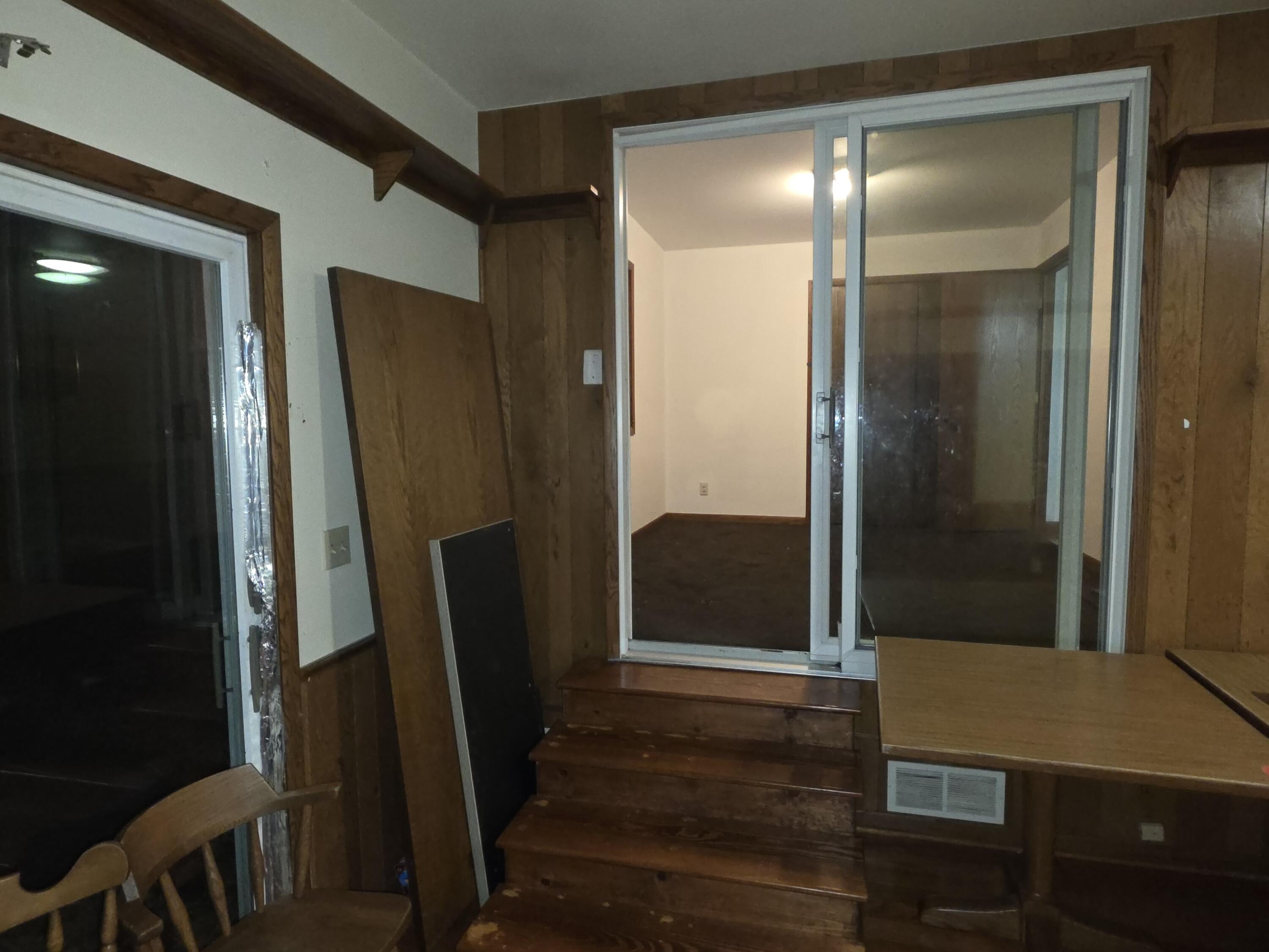 5874 North 79th Street Milwaukee, WI 53218 - Photo 23 of 28 4-season room