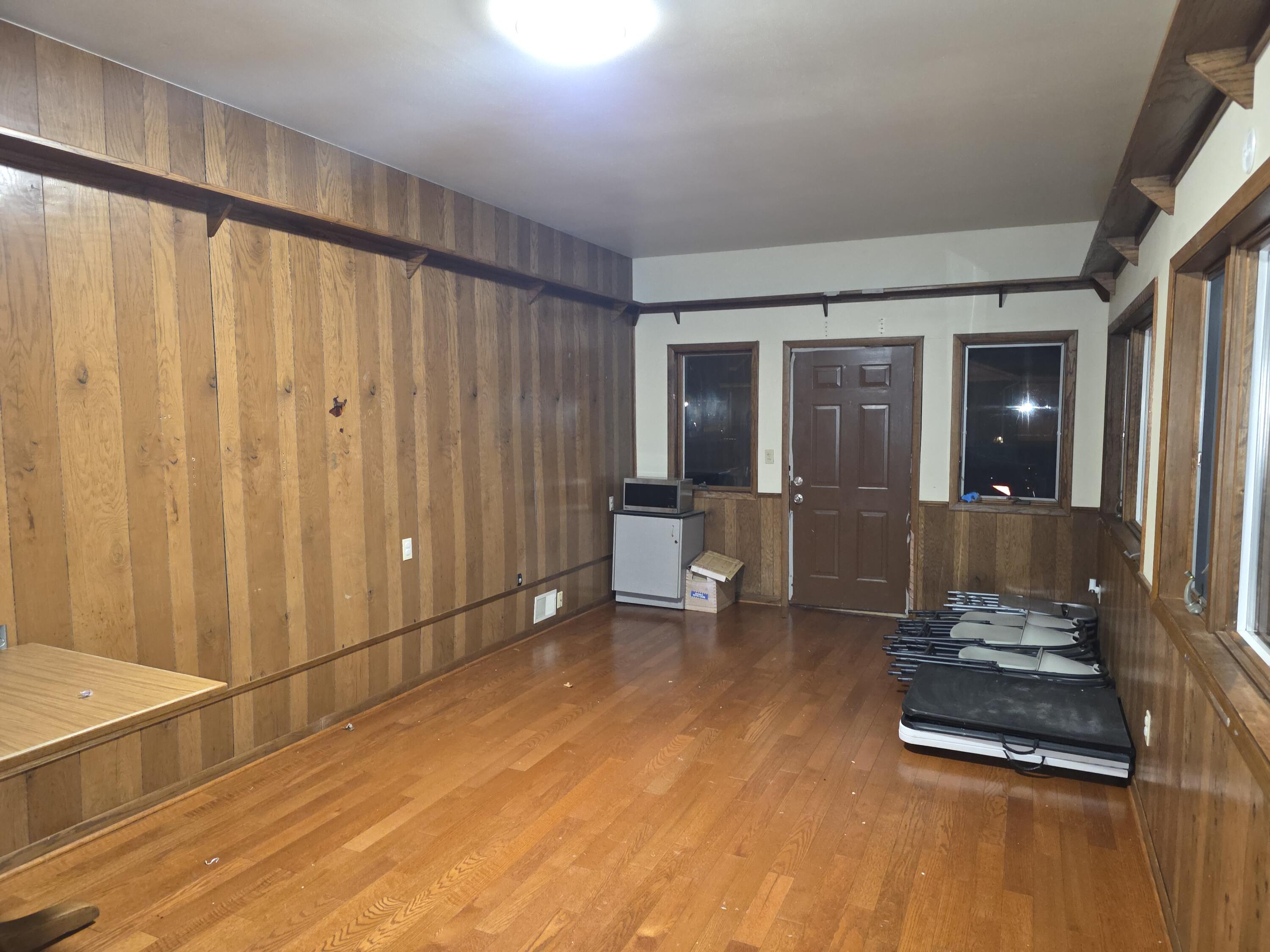 5874 North 79th Street Milwaukee, WI 53218 - Photo 24 of 28 4-season room