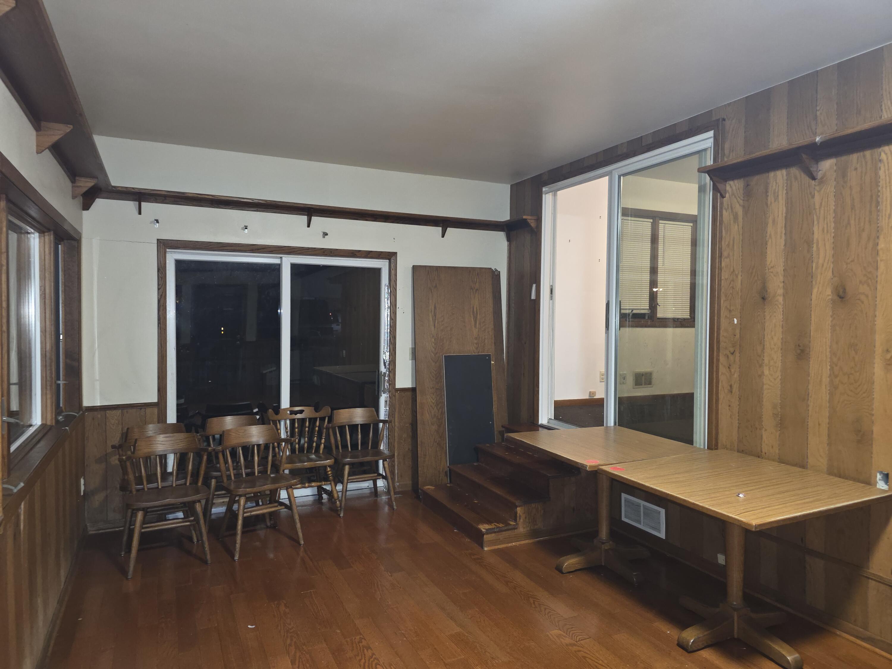 5874 North 79th Street Milwaukee, WI 53218 - Photo 26 of 28 4-season room
