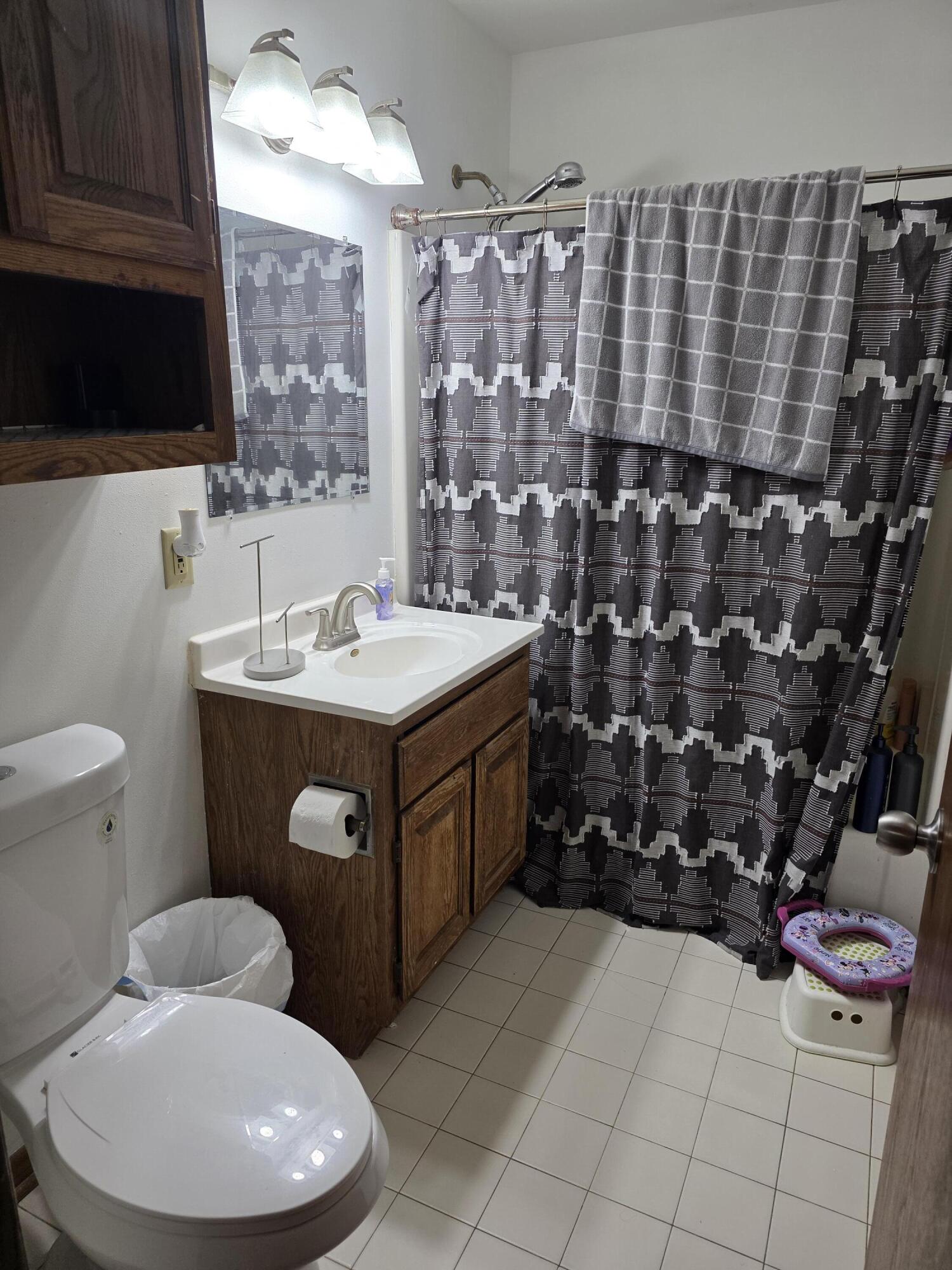 5874 North 79th Street Milwaukee, WI 53218 - Photo 7 of 28 Main Bath
