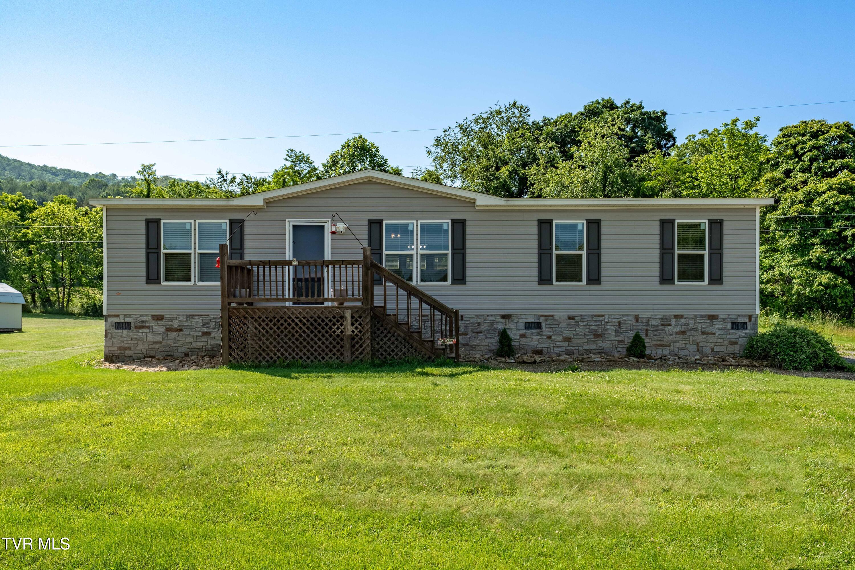 2639 Crackers Neck Road Mountain City, TN 37683 - Photo 2 of 50 2639 Crackers Neck Road (23 of 58)