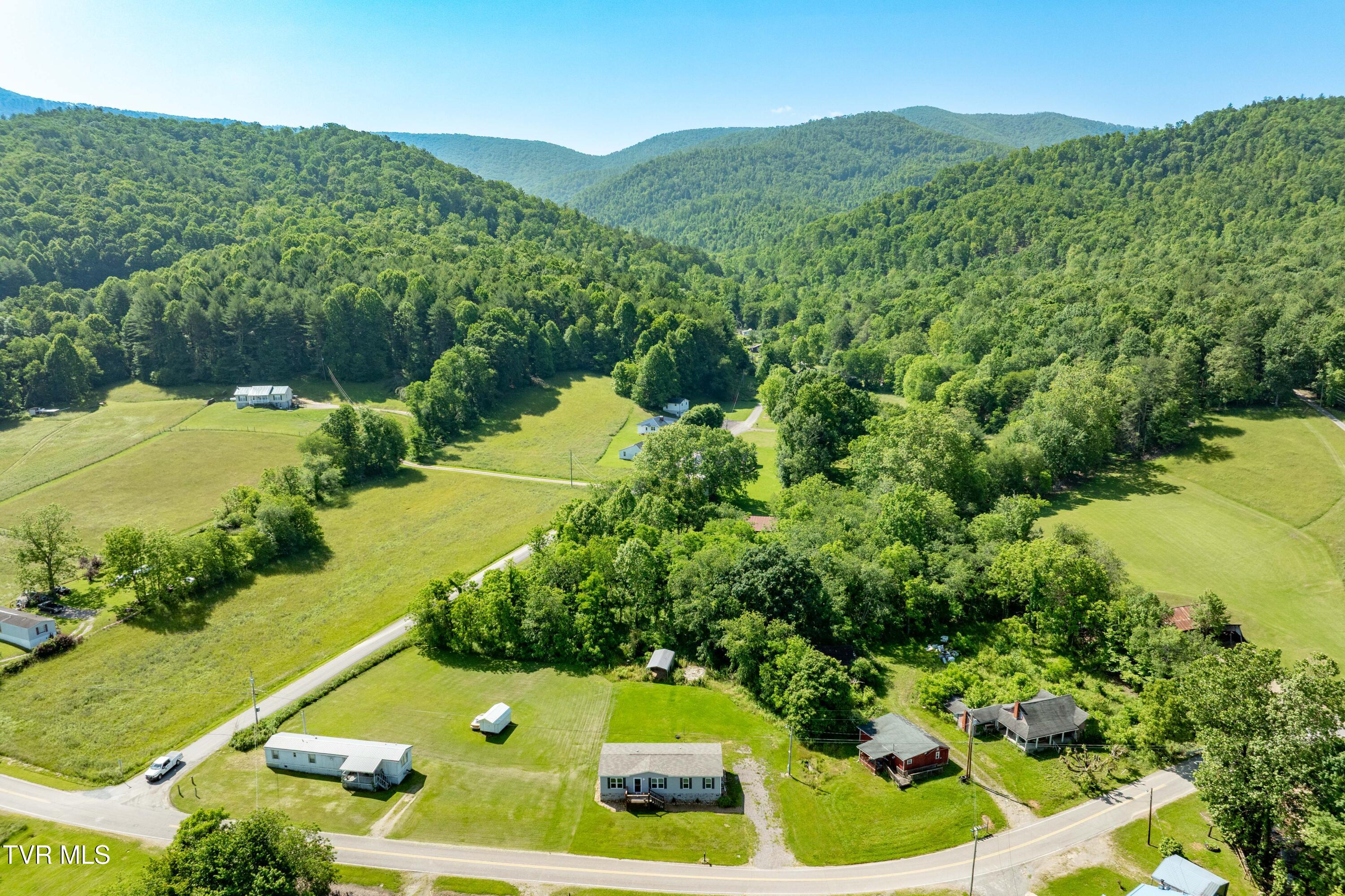 2639 Crackers Neck Road Mountain City, TN 37683 - Photo 25 of 50 2639 Crackers Neck Road (4 of 58)