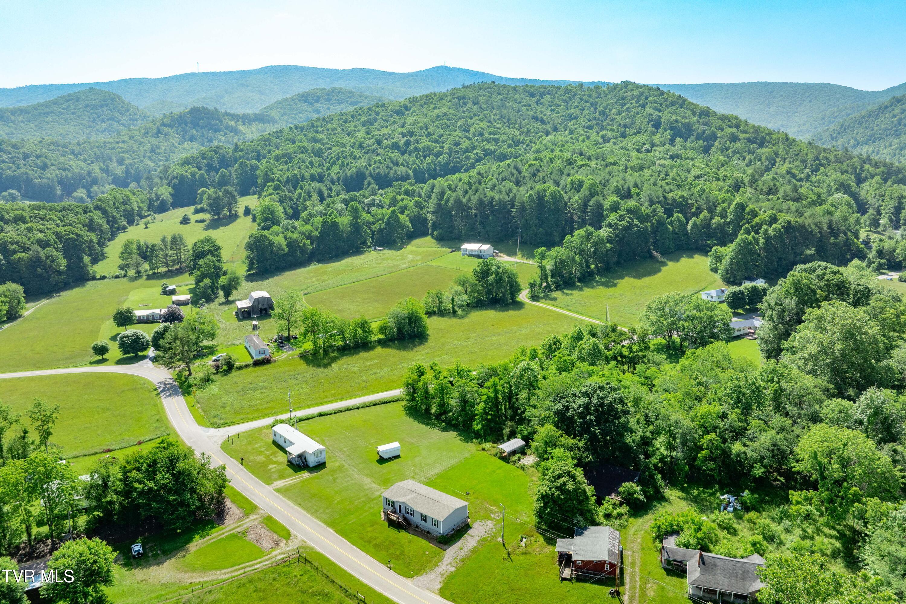 2639 Crackers Neck Road Mountain City, TN 37683 - Photo 27 of 50 2639 Crackers Neck Road (7 of 58)