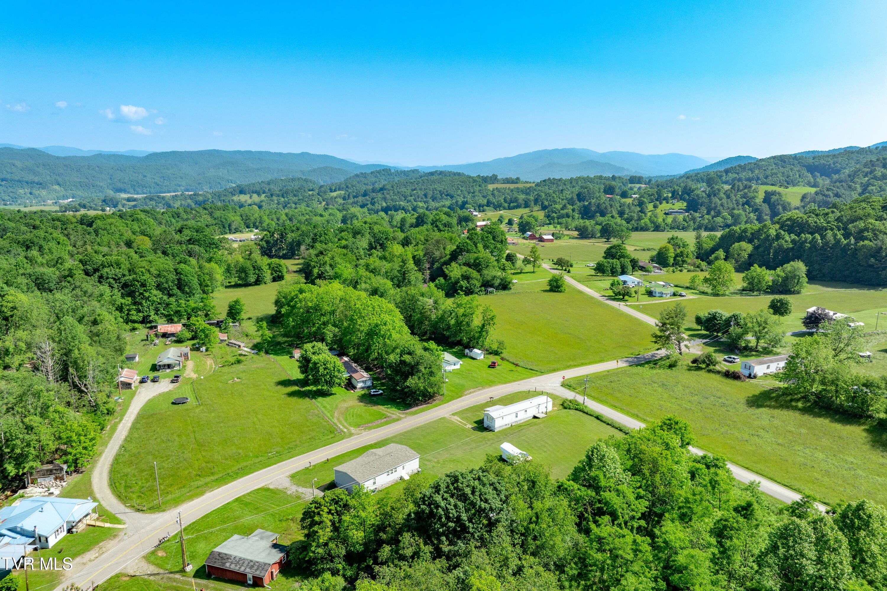 2639 Crackers Neck Road Mountain City, TN 37683 - Photo 29 of 50 2639 Crackers Neck Road (9 of 58)