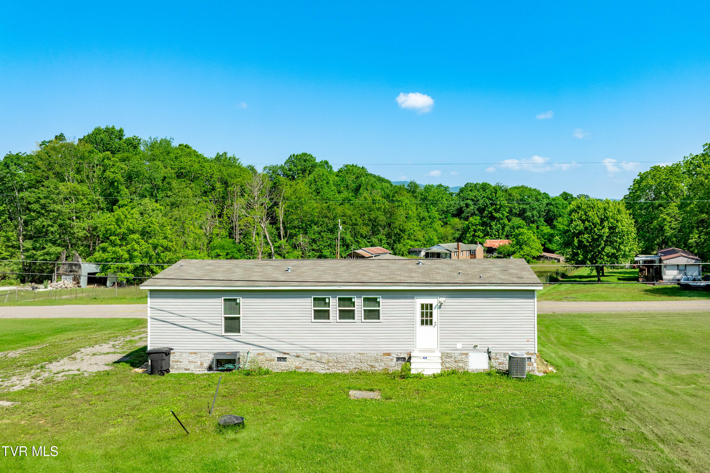 2639 Crackers Neck Road Mountain City, TN 37683 - Photo 34 of 50 2639 Crackers Neck Road (17 of 58)