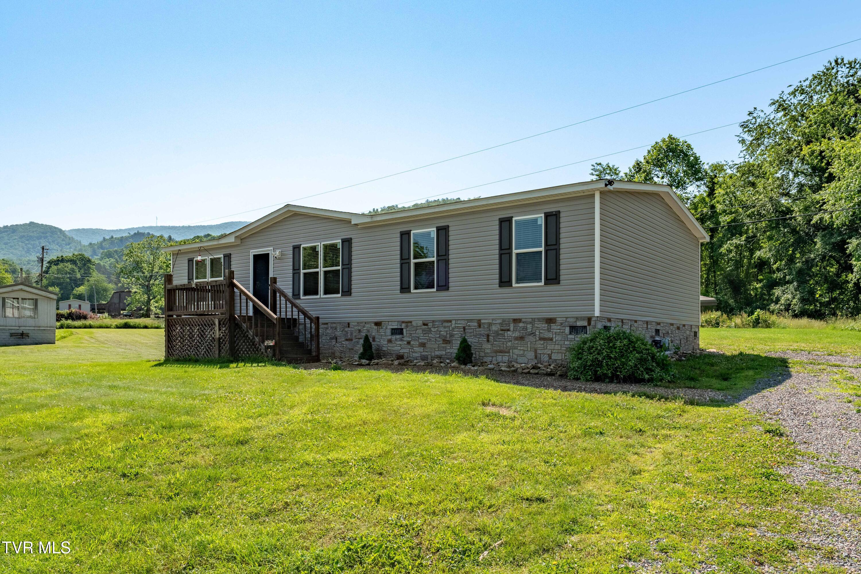 2639 Crackers Neck Road Mountain City, TN 37683 - Photo 37 of 50 2639 Crackers Neck Road (24 of 58)