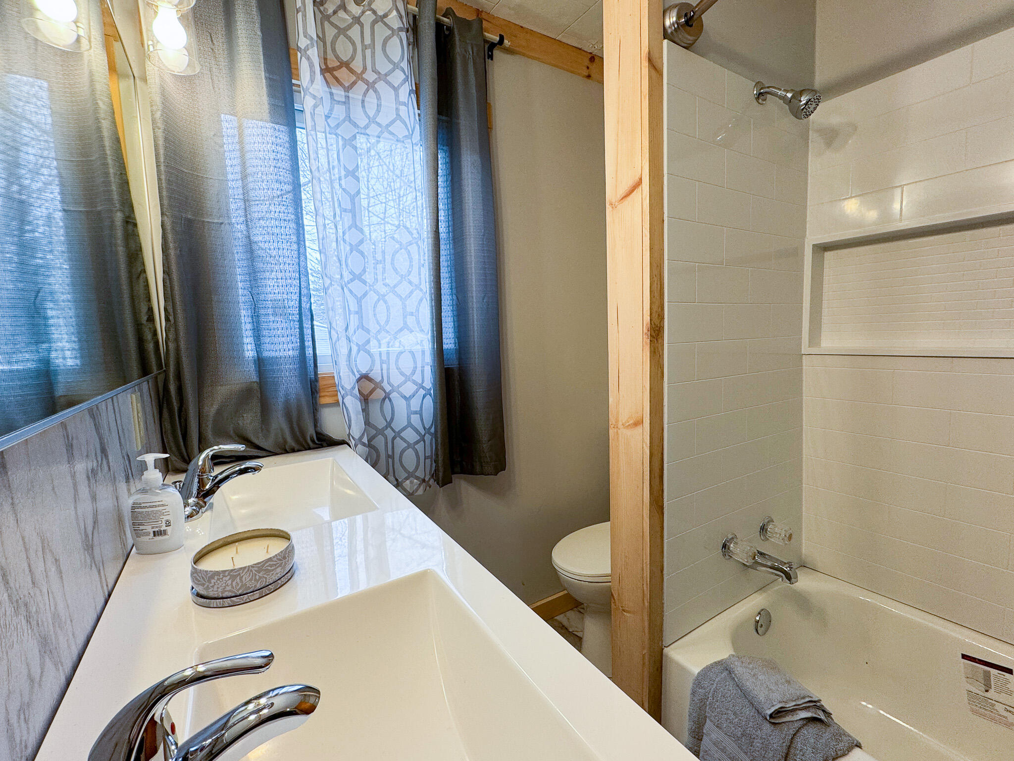 108 Enfield Road Lincoln, ME 04457 - Photo 17 of 26 16