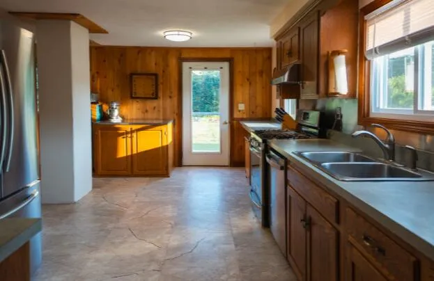 $699,000 | 139 Highway 3, China, ME 04358