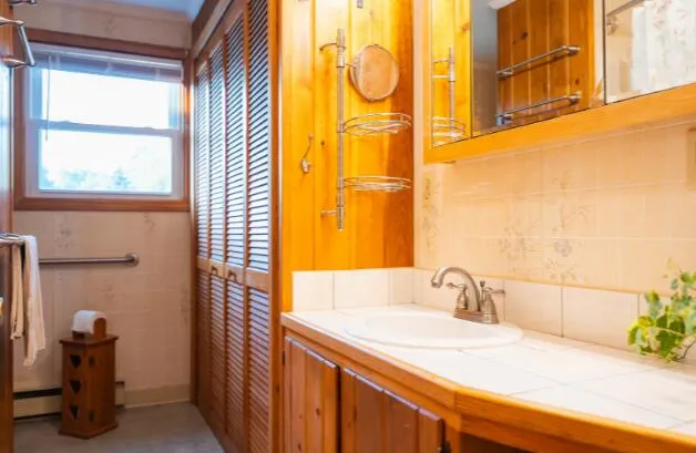 $699,000 | 139 Highway 3, China, ME 04358