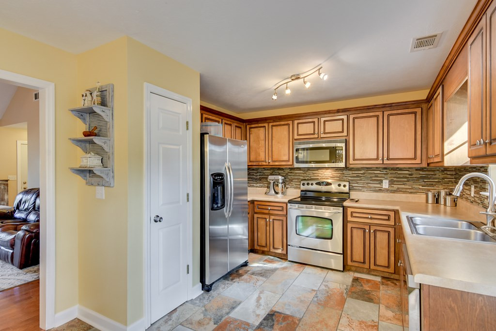 4394 Sand Hill Road Thomson, GA 30824 - Photo 13 of 37