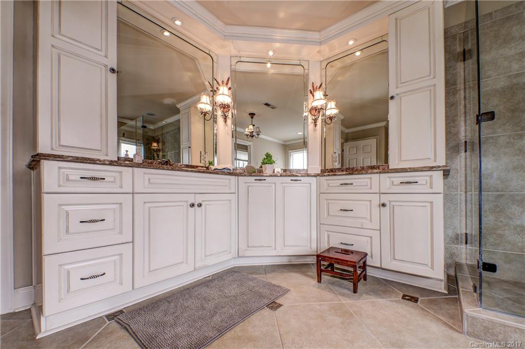 3652 Plantation Road Charlotte, NC 28270 - Photo 11 of 20 Gallery Image 11