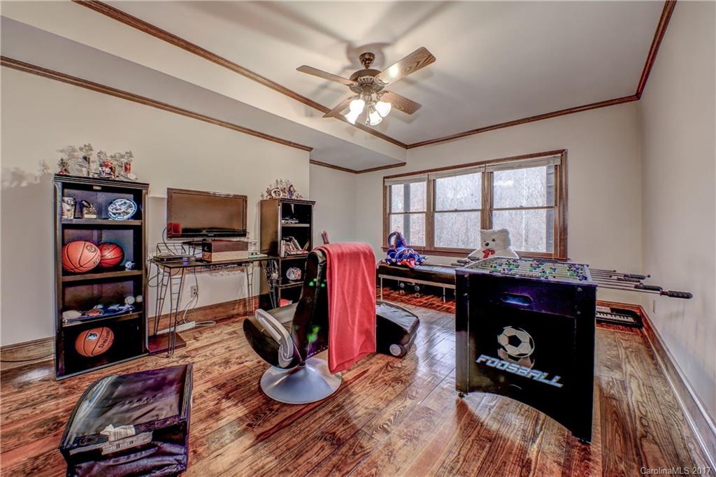 3652 Plantation Road Charlotte, NC 28270 - Photo 16 of 20 Gallery Image 16