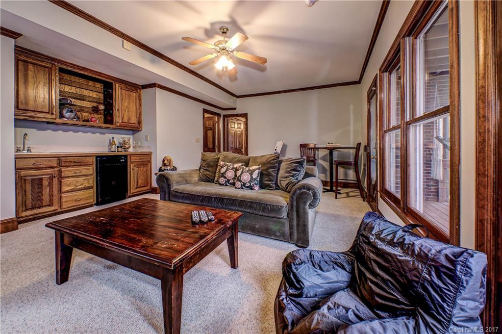 3652 Plantation Road Charlotte, NC 28270 - Photo 18 of 20 Gallery Image 18