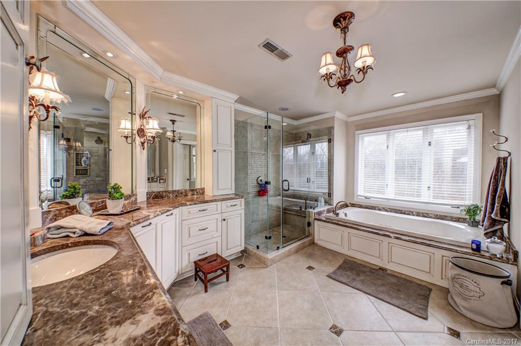 3652 Plantation Road Charlotte, NC 28270 - Photo 10 of 20 Gallery Image 10