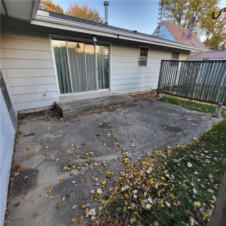 800 Division Street Charleston, IL 61920 - Photo 21 of 23 Patio