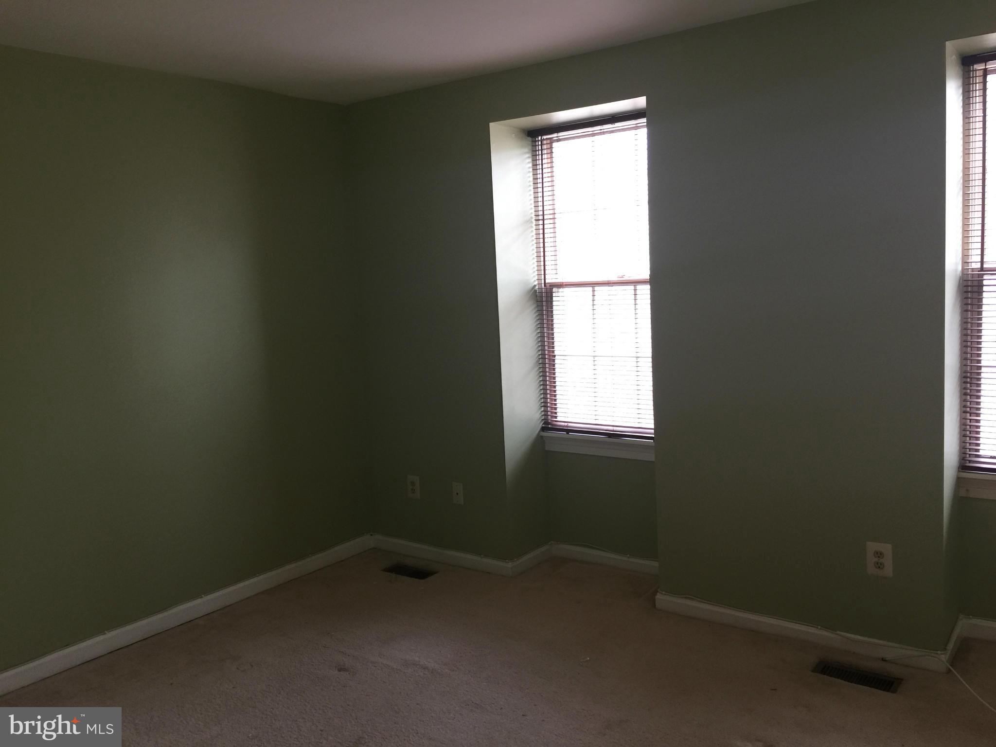 3969 Pepperidge Court Woodbridge, VA 22192 - Photo 6 of 11 a small space with a window