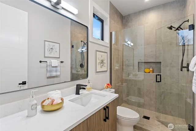 $3,098,000 | 14 158th Place Northeast, Bellevue, WA 98008