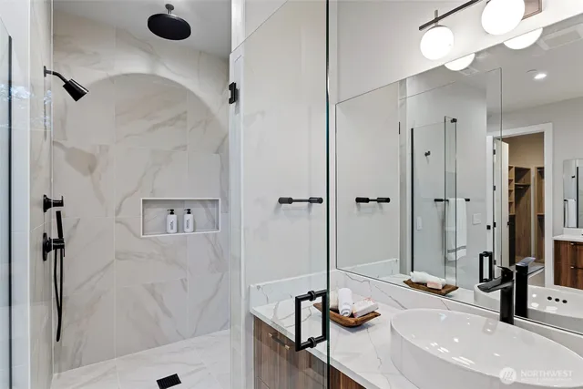 $3,098,000 | 14 158th Place Northeast, Bellevue, WA 98008