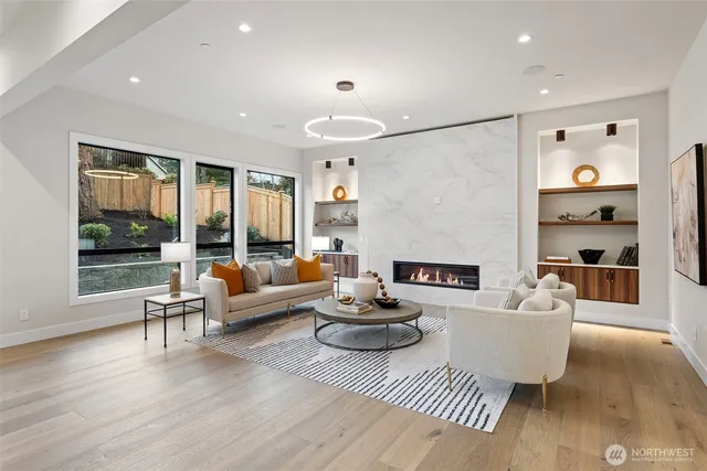 $3,098,000 | 14 158th Place Northeast, Bellevue, WA 98008