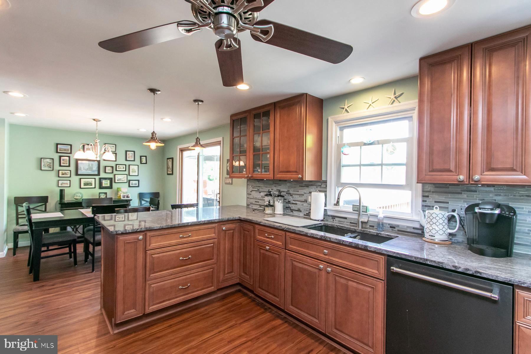 2510 Lenola Road Cinnaminson, NJ 08077 - Photo 16 of 40 Beautiful Granite Counter Tops