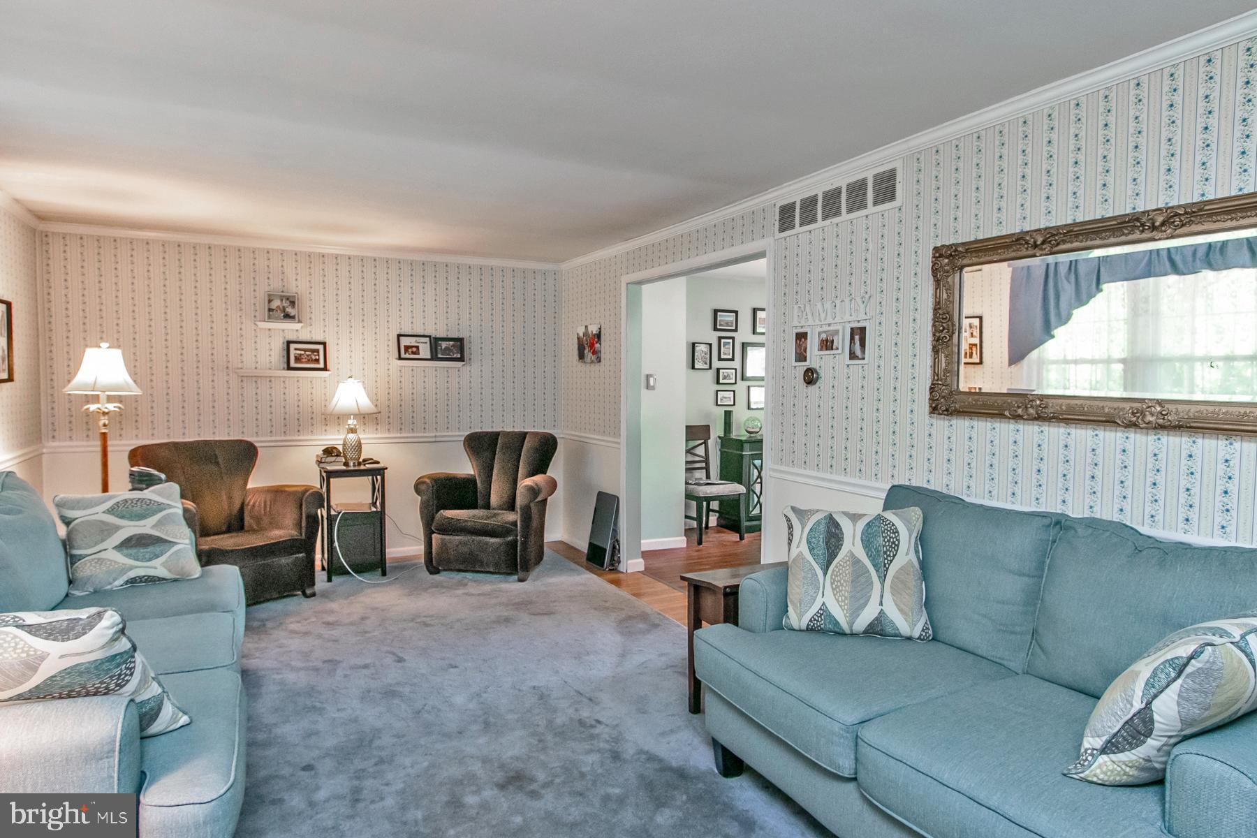2510 Lenola Road Cinnaminson, NJ 08077 - Photo 20 of 40 Living Room