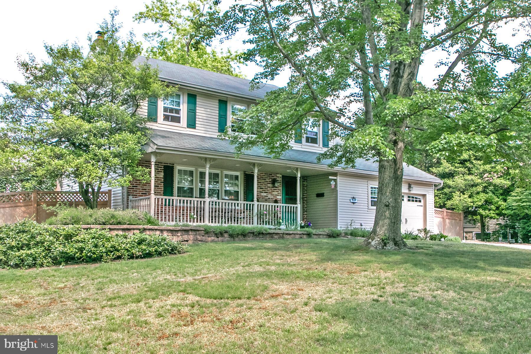 Great Curb Appeal!