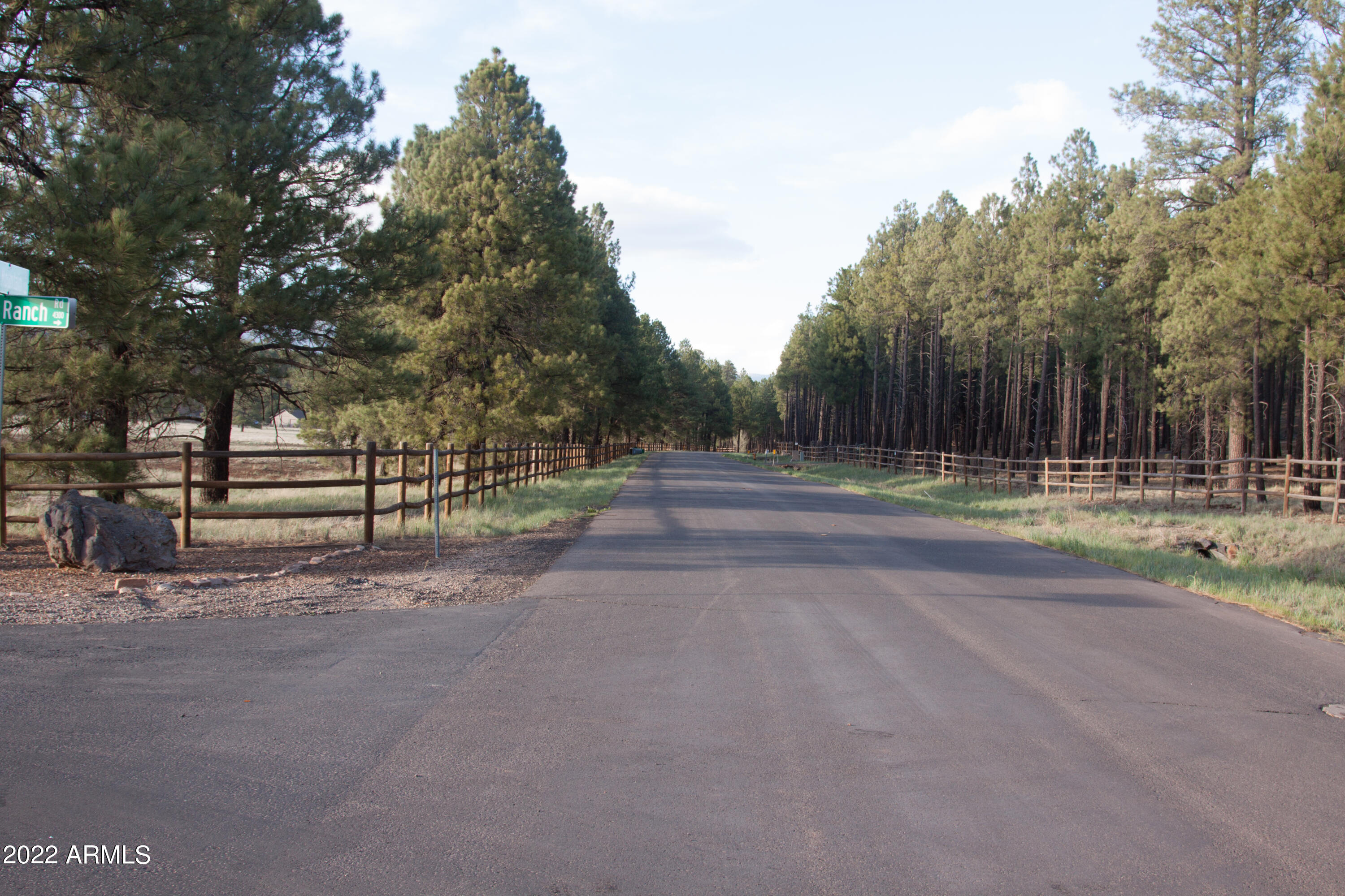 4540 Brackin Ranch Road, Unit 19 Flagstaff, AZ 86001 - Photo 2 of 13 IMG_9868 keep