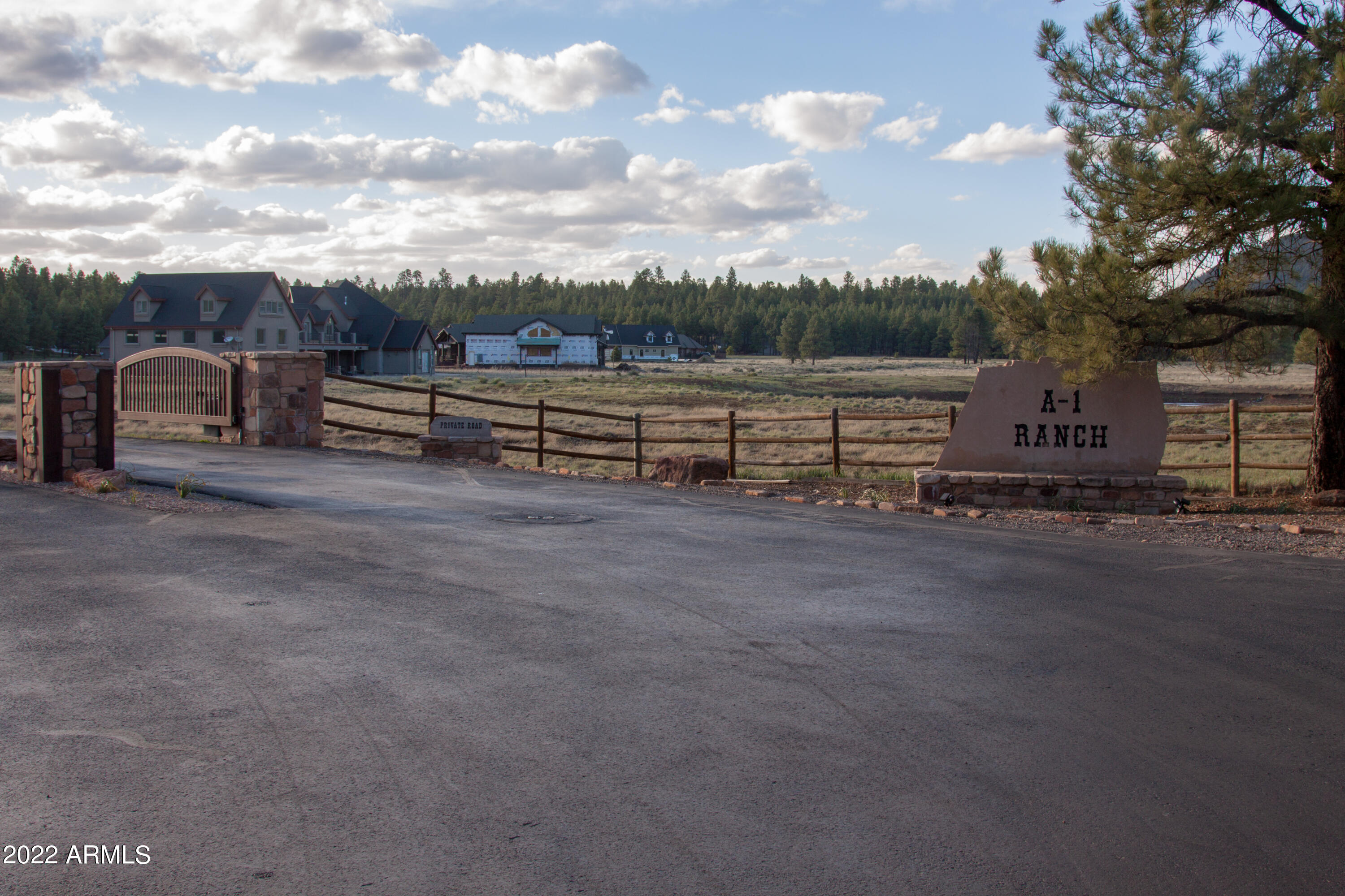 4540 Brackin Ranch Road, Unit 19 Flagstaff, AZ 86001 - Photo 4 of 13 IMG_9870 keep