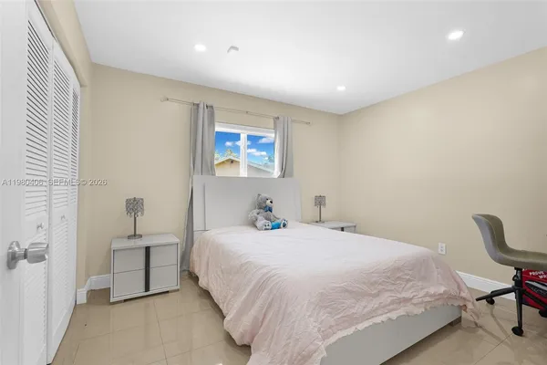 $799,999 | 10715 Southwest 168th Terrace, Miami, FL 33157