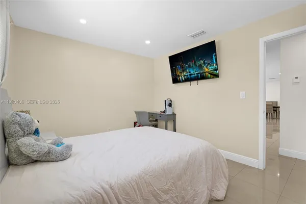 $799,999 | 10715 Southwest 168th Terrace, Miami, FL 33157