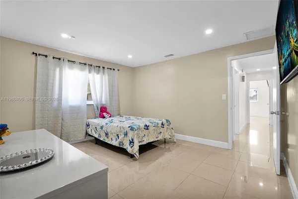 $799,999 | 10715 Southwest 168th Terrace, Miami, FL 33157