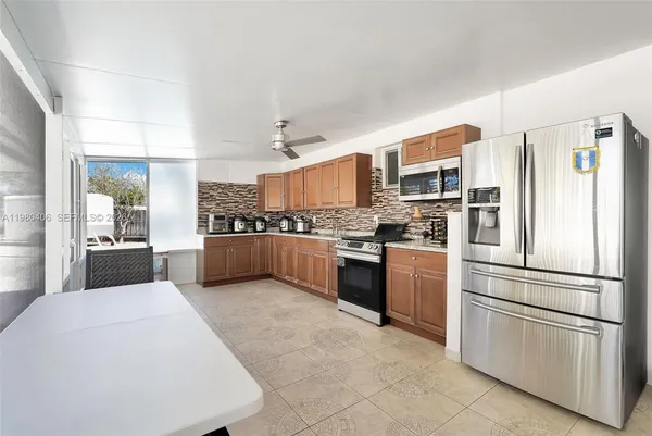 $799,999 | 10715 Southwest 168th Terrace, Miami, FL 33157