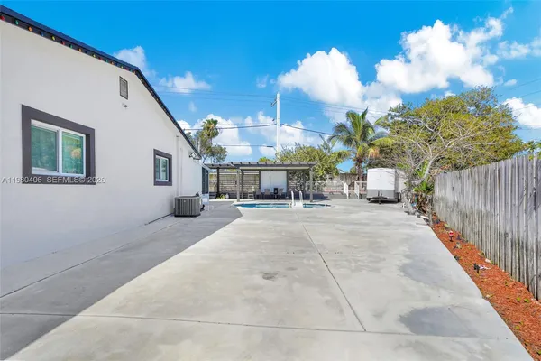 $799,999 | 10715 Southwest 168th Terrace, Miami, FL 33157