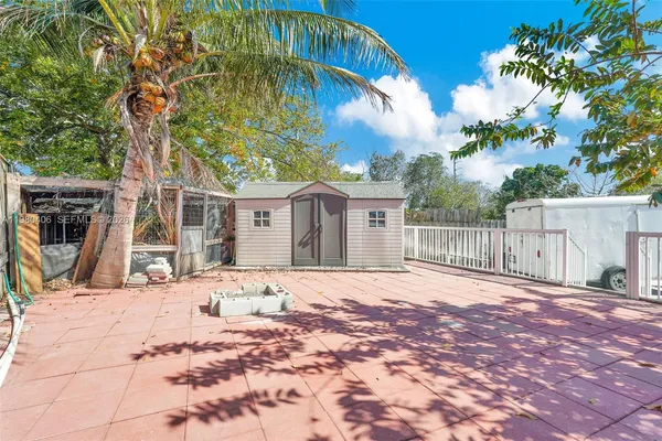 $799,999 | 10715 Southwest 168th Terrace, Miami, FL 33157