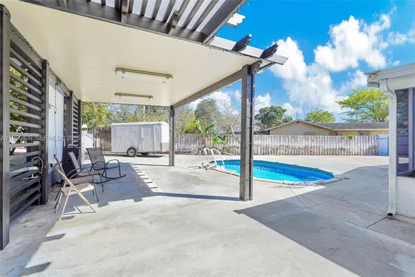$799,999 | 10715 Southwest 168th Terrace, Miami, FL 33157